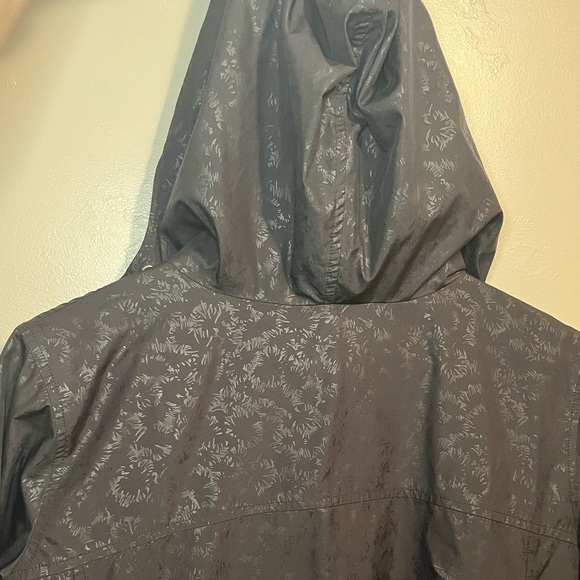 Columbia Women's Auroras Wake Iii Jacket Black Patterned Lightweight Windbreaker - Picture 14 of 15